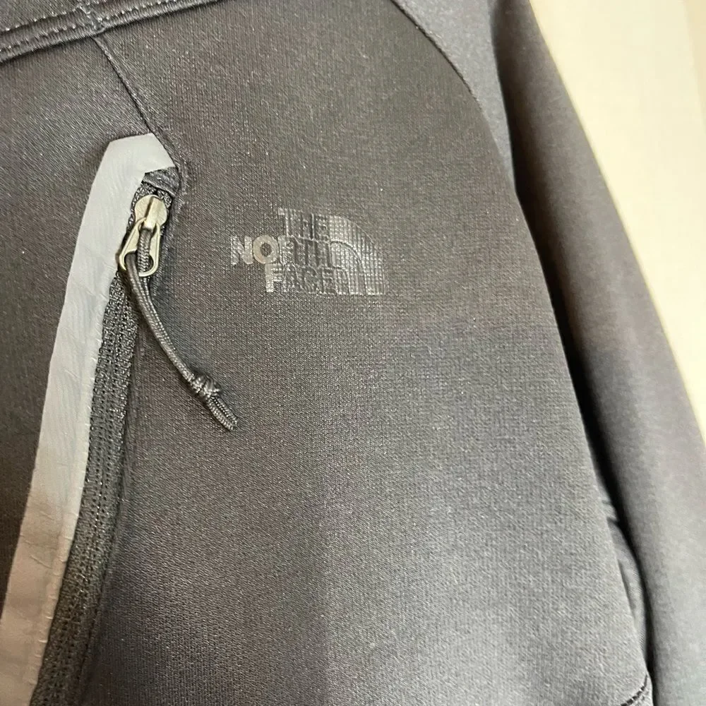 The North Face Canyonlands black 1/2 zip long‎ sleeve pullover, size large